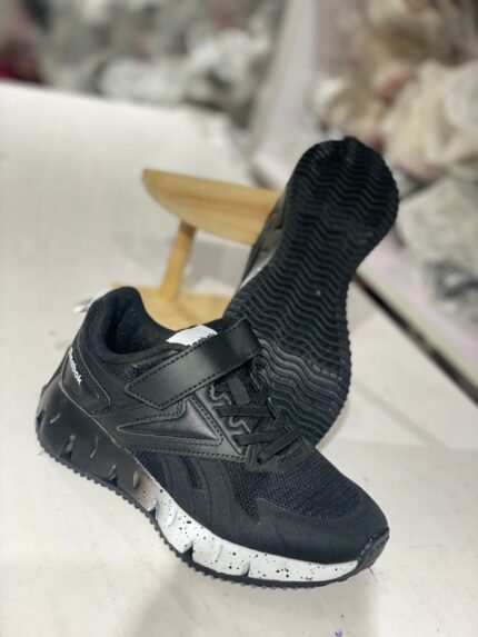 REEBOK ZIG VECTOR BLACK & WHITE SNEAKERS