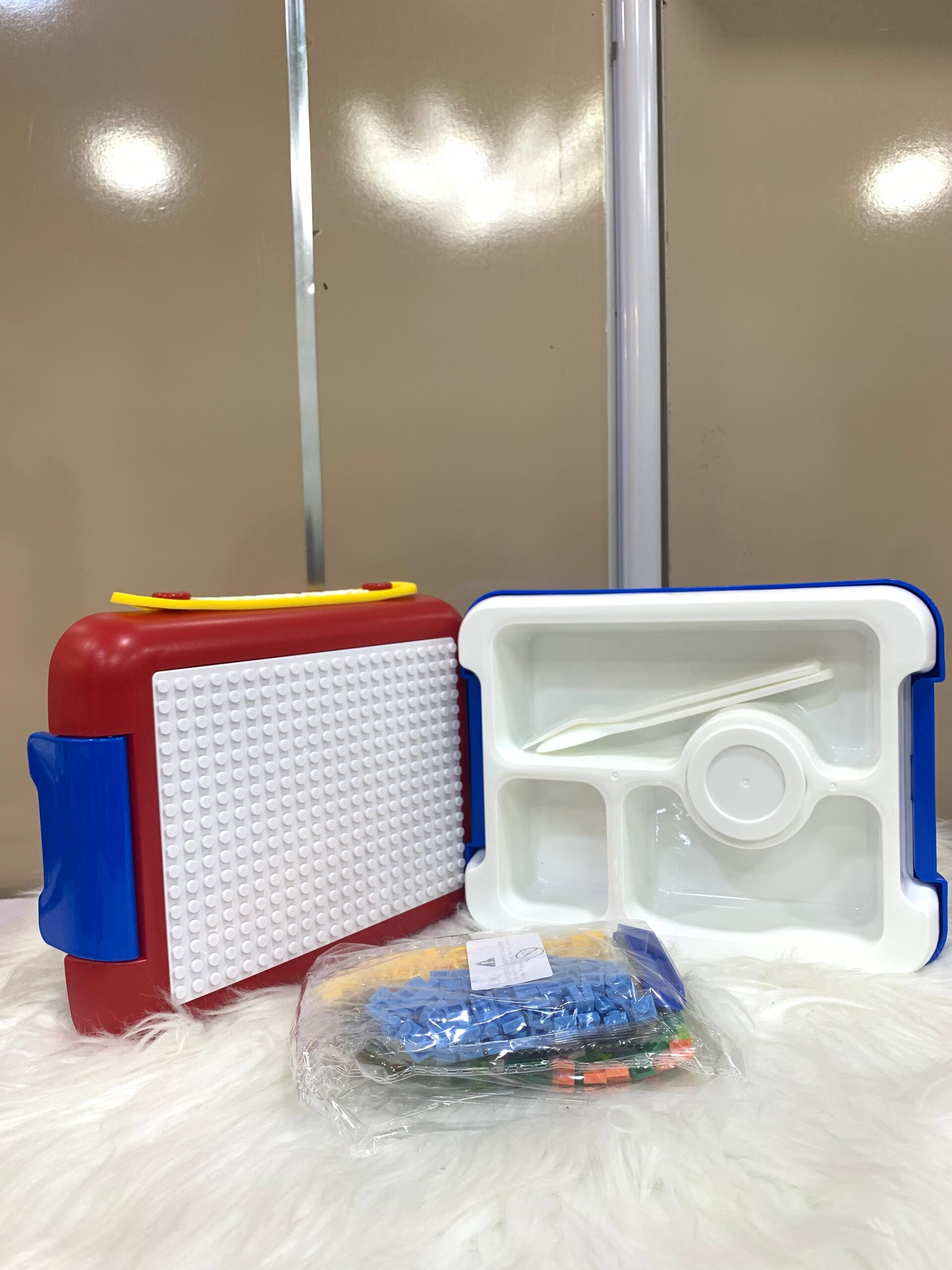 DIY DESIGN LUNCH BOX WITH BRICKS