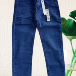 PULL & BEAR BLUE JEANS