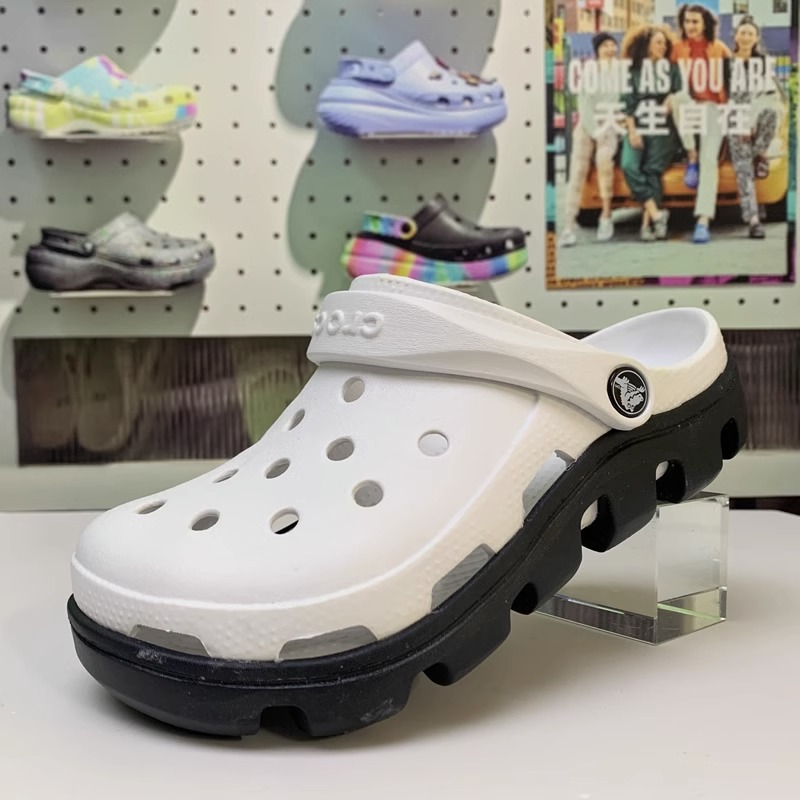 1773404414_524e27014f5fc1972678b09e6d572f99.jpg CROCS CLOG-WHITE/BLACK - Image 1